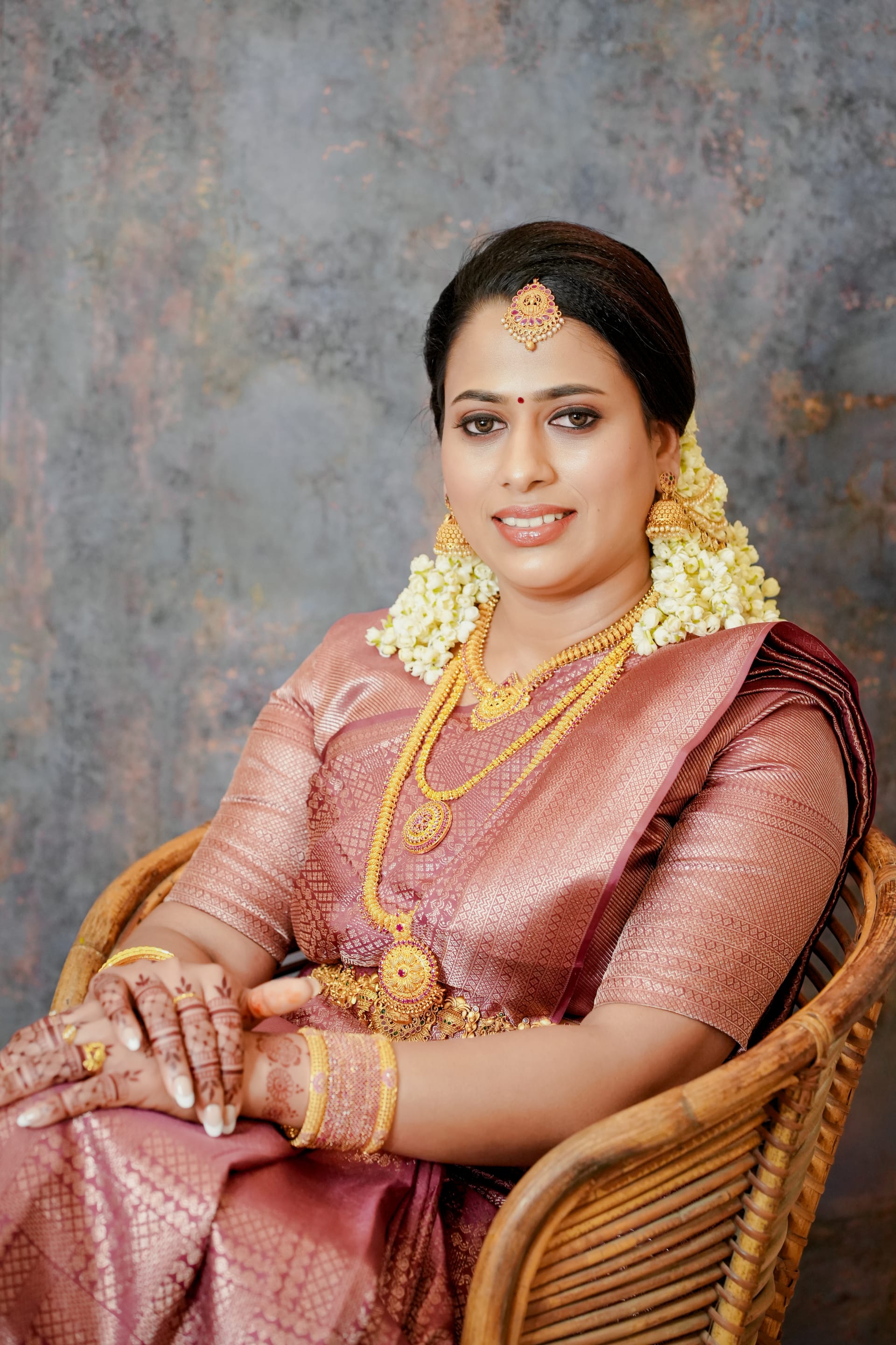 Bridal makeover & wedding makeup at Zelenz Unisex Saloon